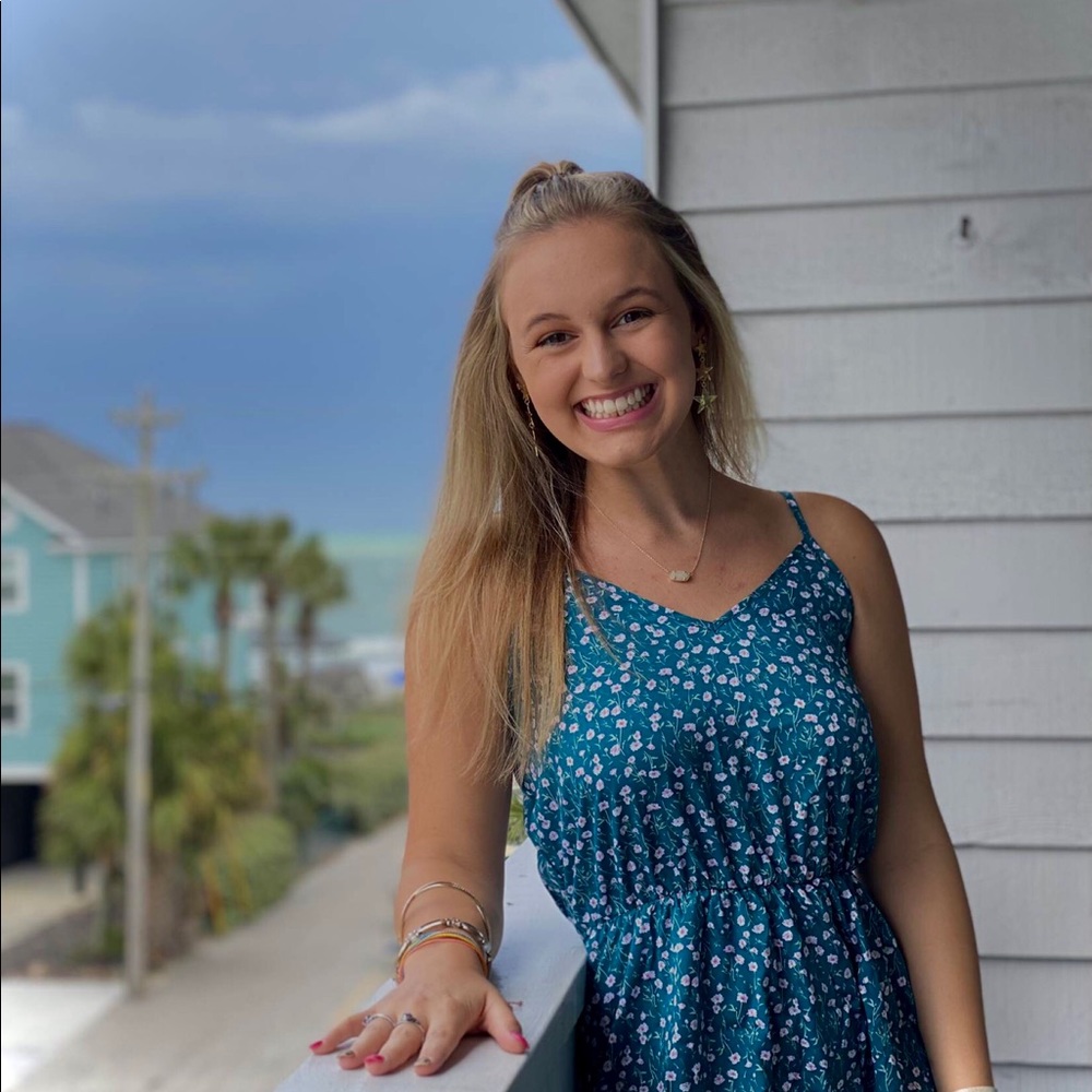 welcome to my closet!!